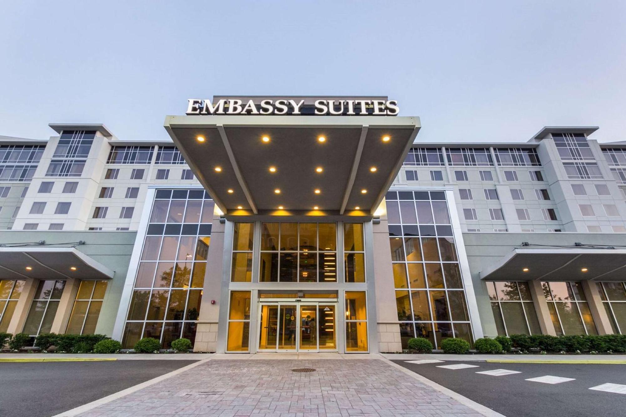 Embassy Suites By Hilton Newark Airport Элизабет Экстерьер фото