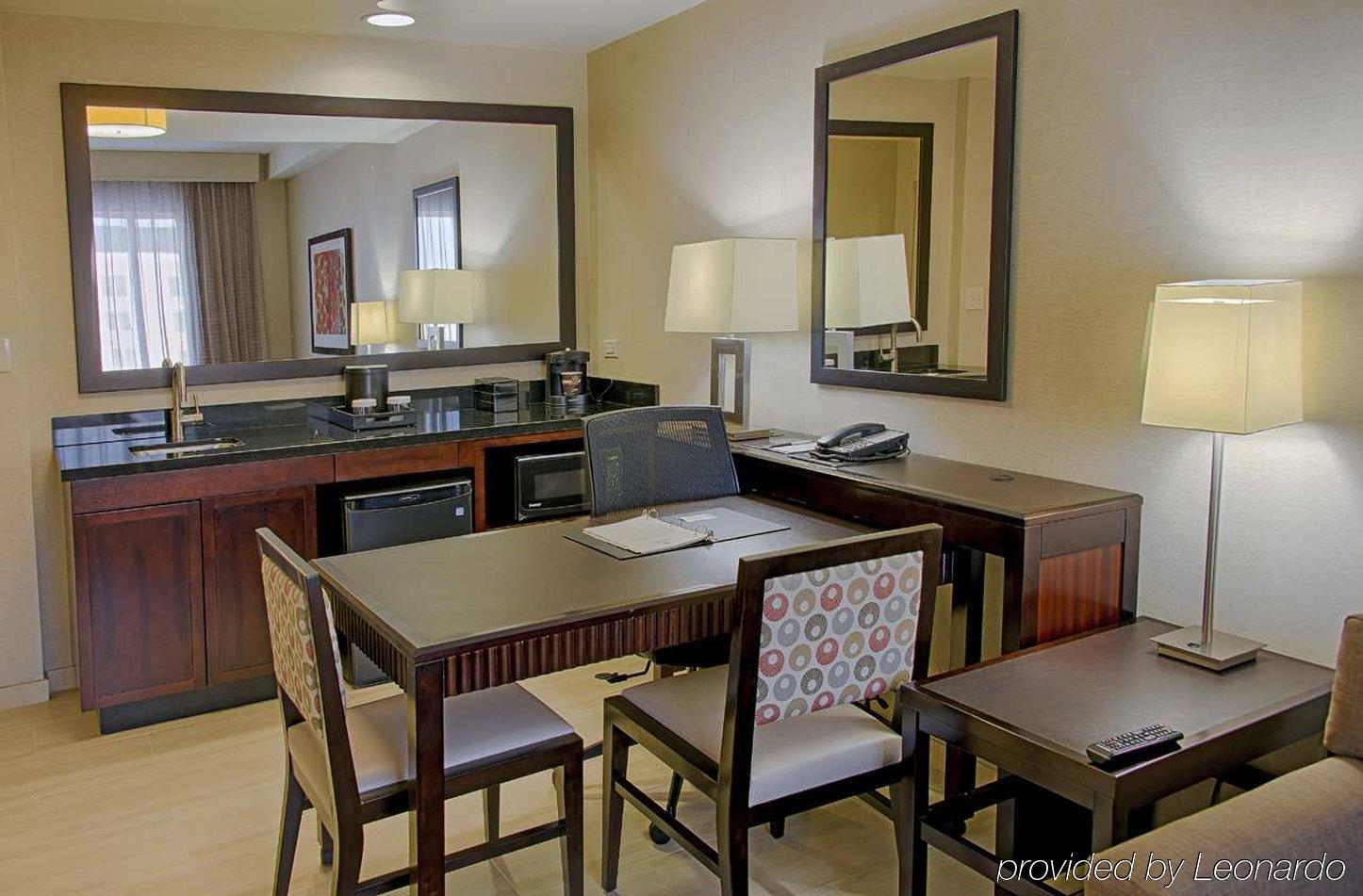 Embassy Suites By Hilton Newark Airport Элизабет Экстерьер фото